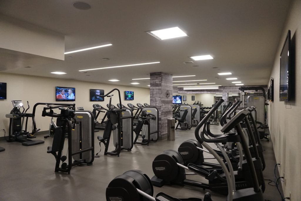 tips to stay in shape while traveling fittwotravel.com