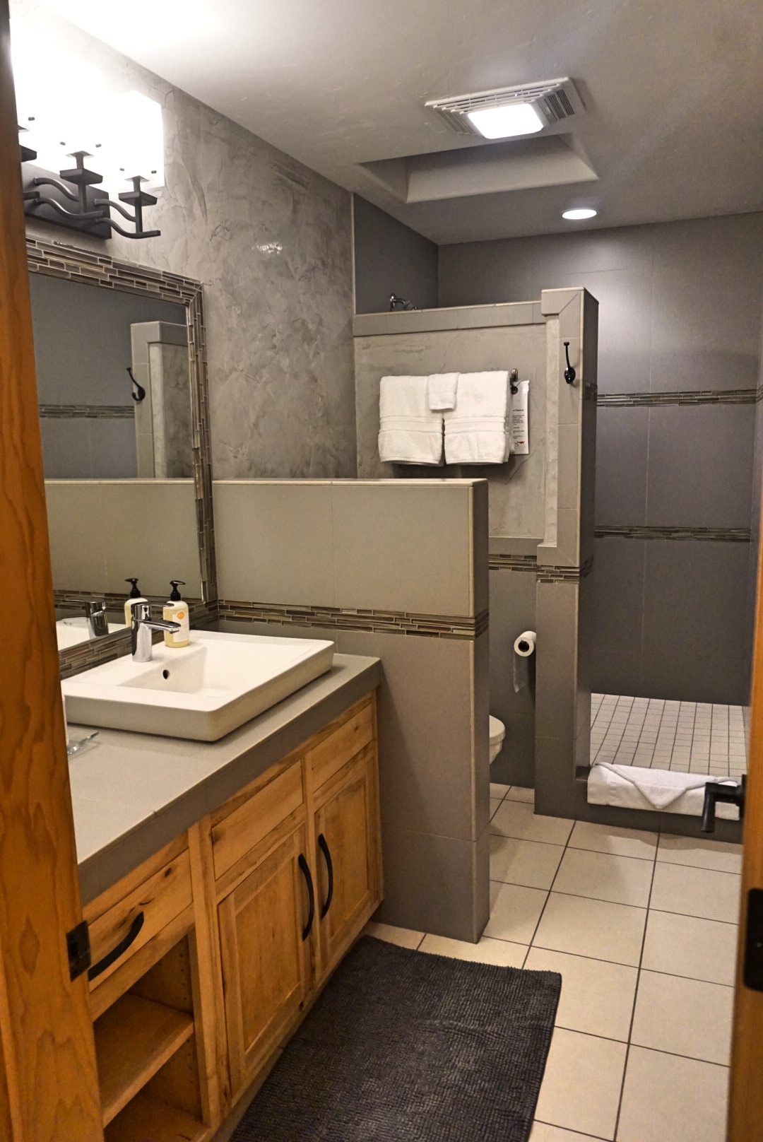 Wall Street suites Oregon bathroom fittwotravel.com