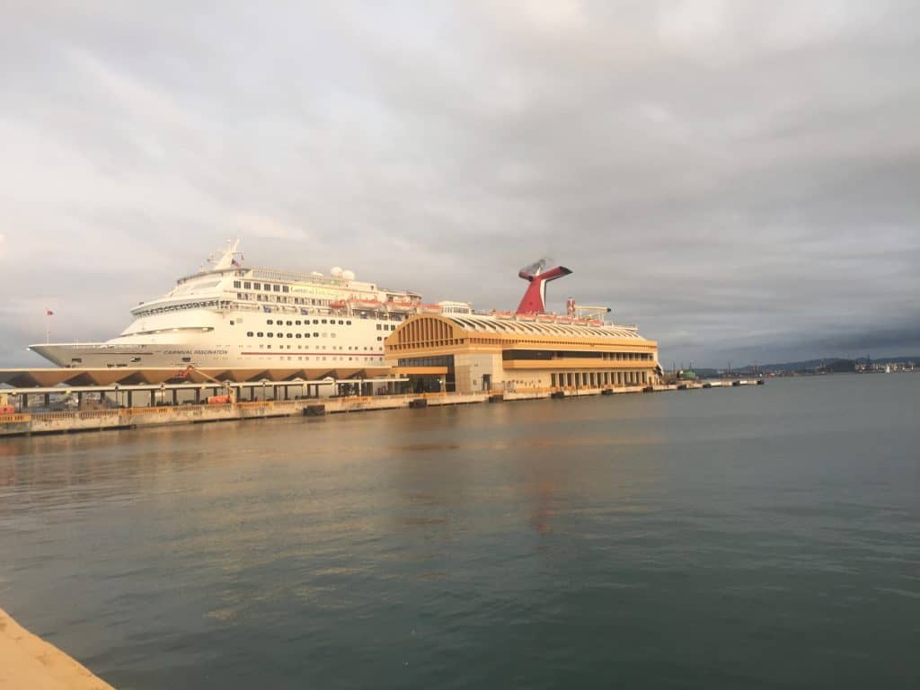 what to pack for a cruise