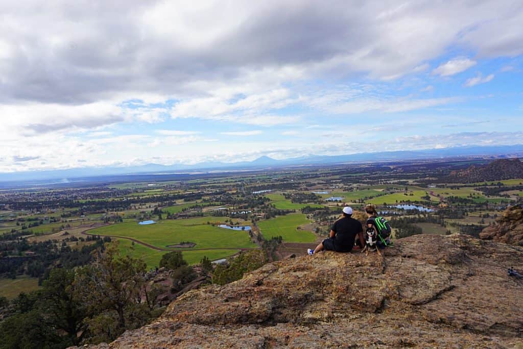 hiking Smith Rock State Park