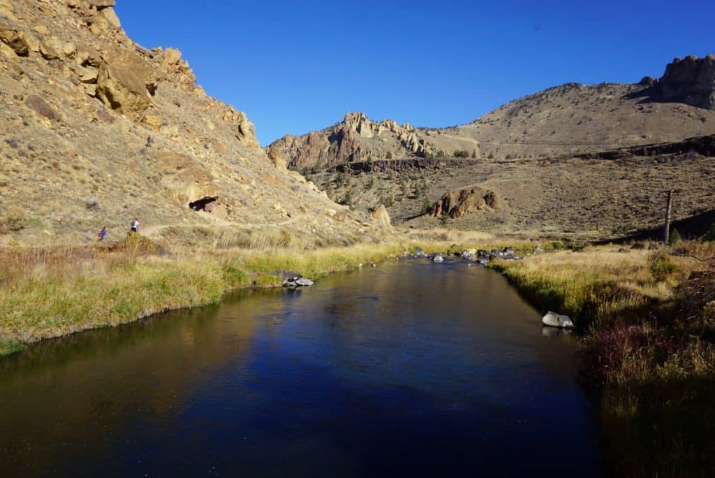 hiking Smith Rock State Park