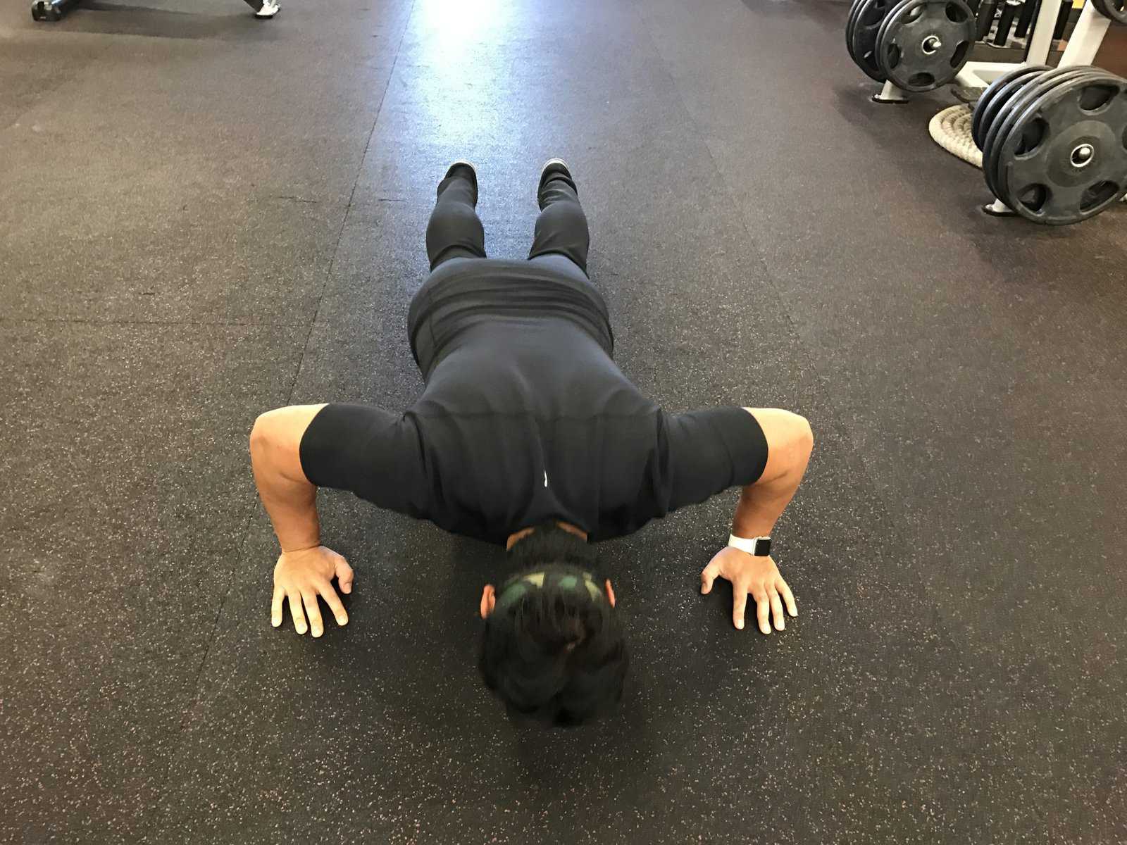 pushups pommello sweats fittwotravel.com
